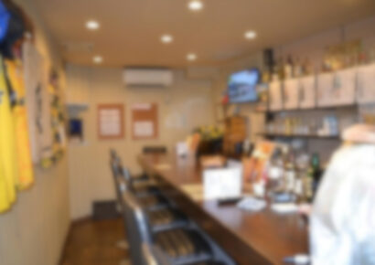 お昼も夜も需要あり!!十三エリアでアットホームなお店始められます。