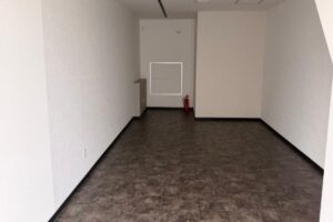 再開発で注目度上昇中!!大型看板でドドンと目立つ駅前物件★