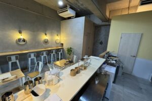 【店内美装】洗練された光の路地奥★中崎町の隠れ家カフェ居抜き