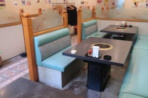御幸通商店街(ﾟДﾟ)ﾉ存在感抜群の焼肉店跡です!!