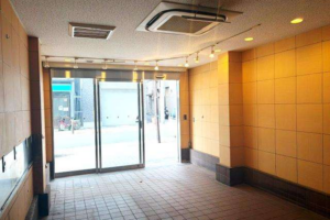 路面の解放感と地下の隠れ家感を総取り♪人気のタニロク空堀通りです。