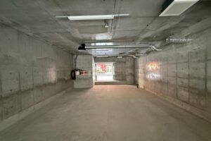 2026年完成したばかりのハイグレードレジデンス1階(^^)/両面道路に面してます。