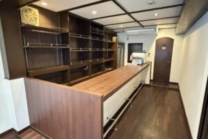 【譲渡金なし‼】ビジネス街・本町エリアのBAR居抜き★ワンオペも可能です！