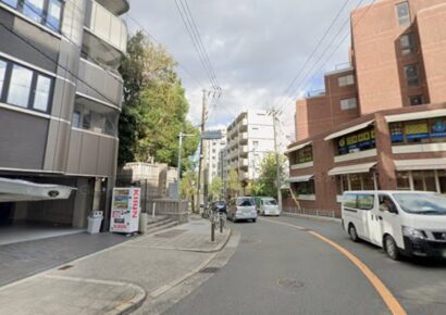 玉造稲荷神社の目の前!落ち着いた街で始める、1階テナントの新しいお店♪