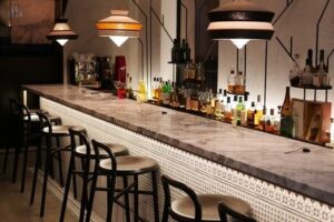 北新地★駅徒歩1分のレジャービル内で、夜の街に新しい居場所を☕🌙