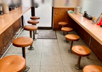 【玉造駅徒歩すぐ】駅チカ×1階路面×重飲食可能！ラーメン店跡の希少テナントが募集開始！