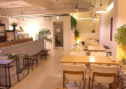 駅の出口真上!駅チカ抜群のカフェ居抜き物件(*^^*)