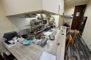 【駅徒歩1分】この賃料で一棟貸！？　飲食居抜き店舗を住居付でどうぞ♪